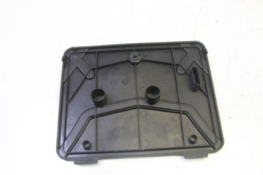 photo de TAPA DE BATERÍA KYMCO AGILITY 4T 50 (2005 - 2018) - Otra perspectiva