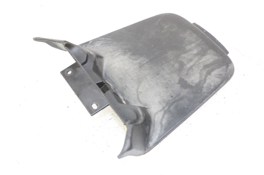 photo de TAPA DE BATERÍA MBK BOOSTER SPIRIT NAKED 50 (2004 - 2017) - Primer plano técnico