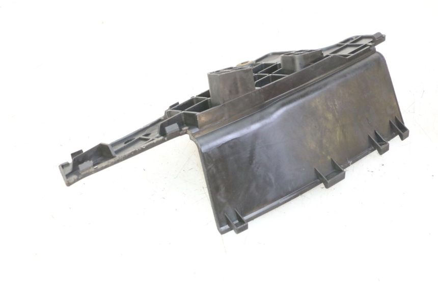 photo de TAPA DE BATERÍA SUZUKI BURGMAN 125 (2007 - 2014) - Detalle de la pieza