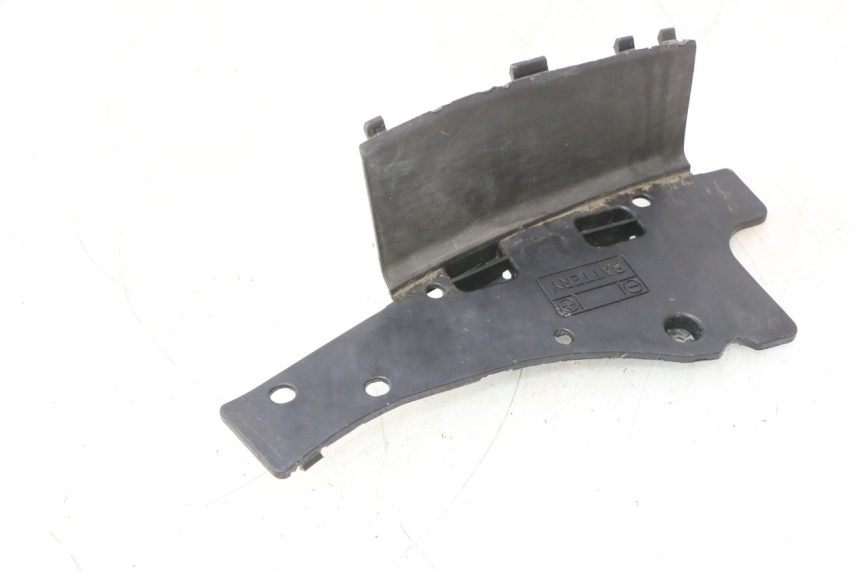 photo de TAPA DE BATERÍA SUZUKI BURGMAN 125 (2007 - 2014) - Zoom estado de uso