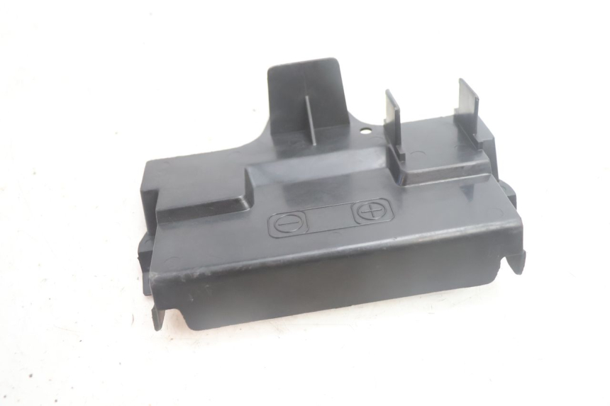 photo de TAPA BATERIA SUZUKI BURGMAN EXECUTIVE ABS 650 (2006 - 2012) - Detalle de la pieza