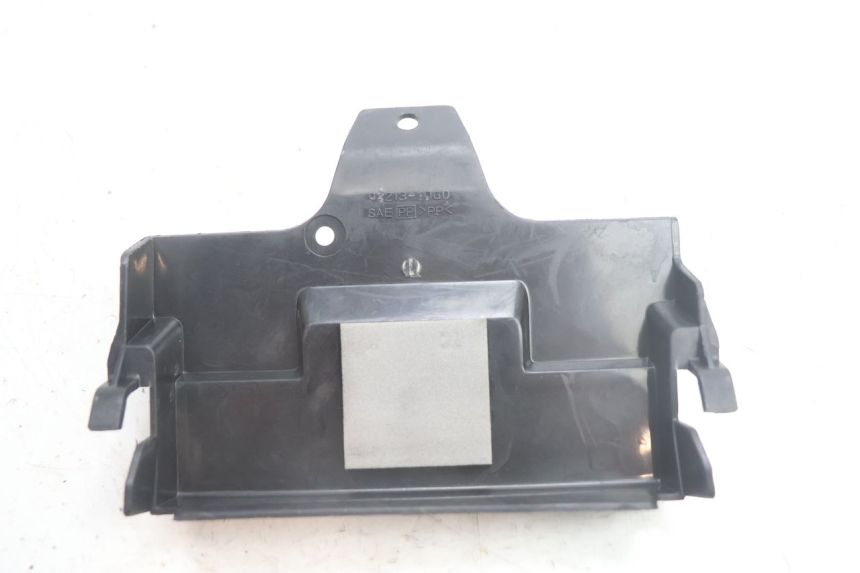 photo de TAPA BATERIA SUZUKI BURGMAN EXECUTIVE ABS 650 (2006 - 2012) - Otra perspectiva