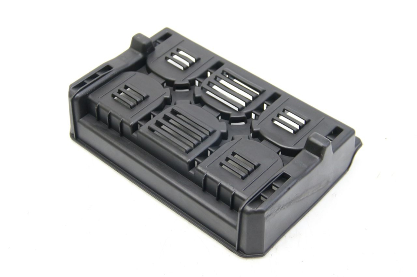 photo de TAPA DE LA BATERíA PEUGEOT E-VIVACITY 1 (2012 - 2018) - Detalle de la pieza