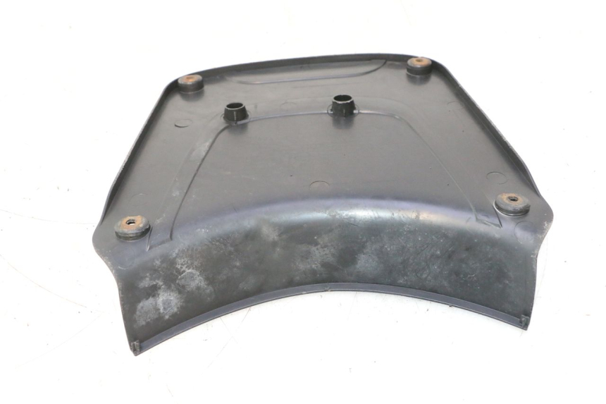 photo de TAPA BATERIA SYM FIDDLE 3 III 50 (2014 - 2020) - Detalle de la pieza