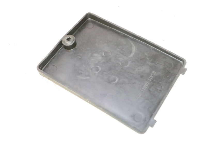 photo de TAPA BATERIA KEEWAY FOCUS 50 (2006 - 2009) - Detalle de la pieza