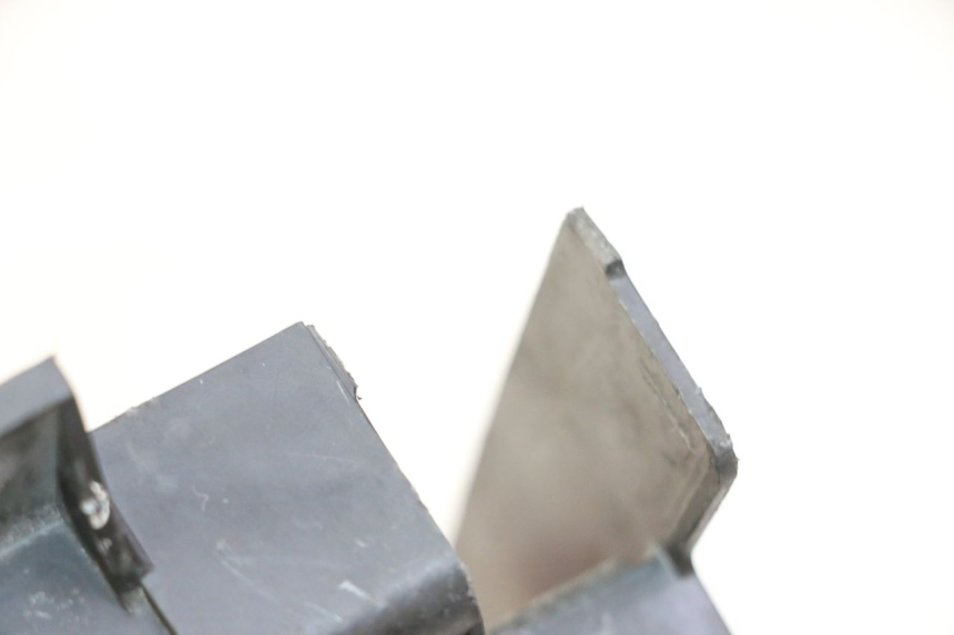 photo de TAPA BATERIA YAMAHA FZ6 FAZER S2 600 (2007 - 2011) - Detalle de la pieza