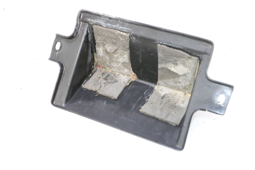 photo de TAPA BATERIA SUZUKI GSF N BANDIT 1200 (2001 - 2005) - Zoom estado de uso