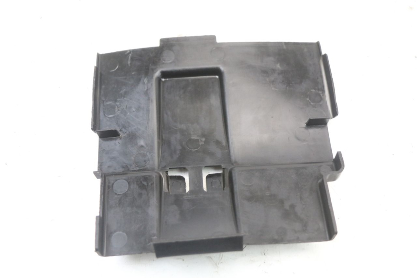 photo de TAPA BATERIA HONDA CBR F 1000 (1993 - 1996) - Primer plano técnico