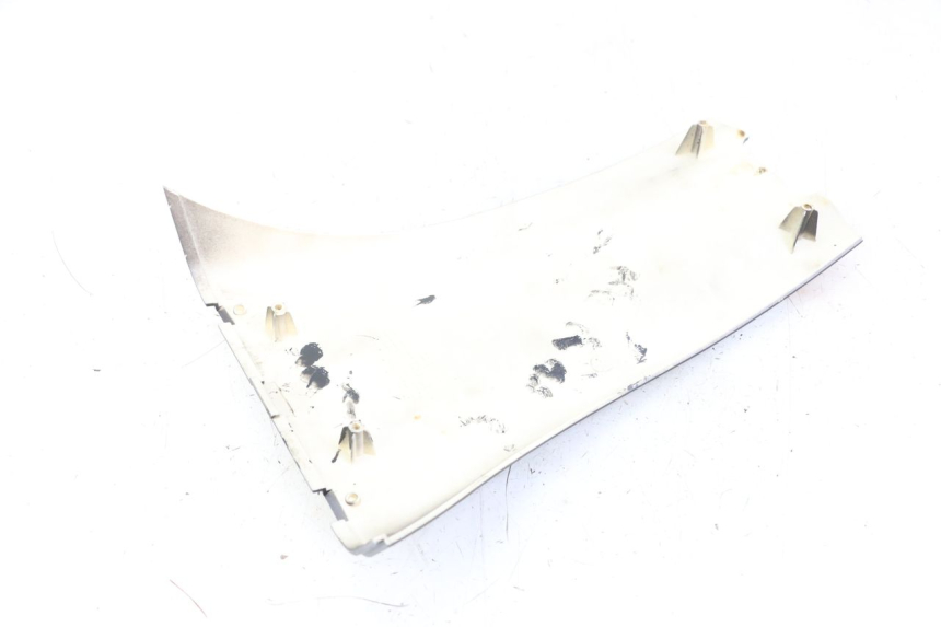 photo de TAPA BATERIA JM MOTORS VX 125 (2022 - 2025) - Detalle de la pieza