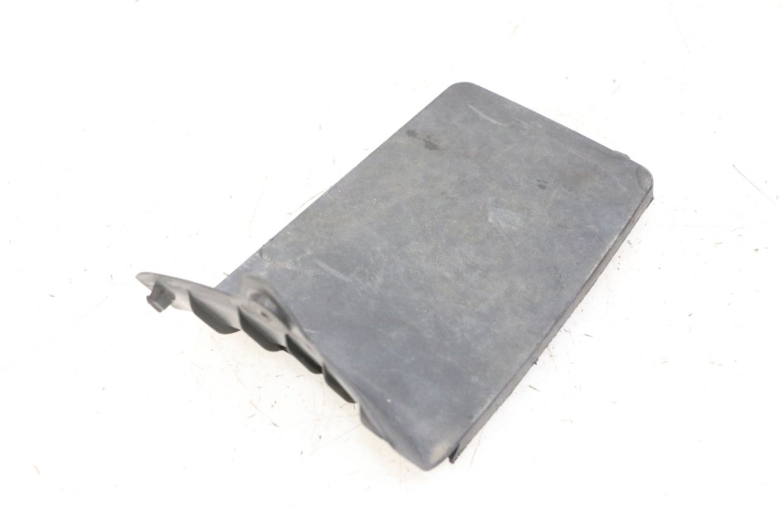 photo de TAPA BATERIA PEUGEOT KISBEE 2T 50 (2010 - 2017) - Primer plano técnico