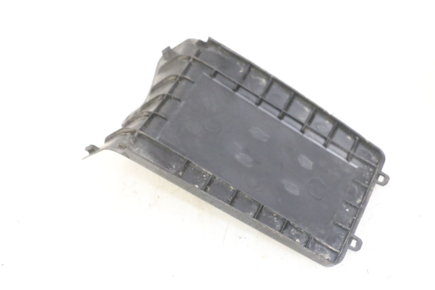 photo de CUBIERTA DE BATERíA PEUGEOT KISBEE 4T 50 (2018 - 2022) - Detalle de la pieza