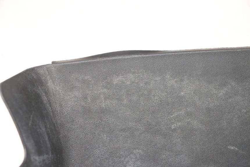 photo de TAPA BATERIA PEUGEOT KISBEE 4T 50 (2023 - 2026) - Zoom estado de uso
