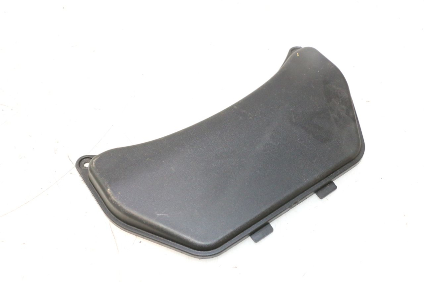 photo de TAPA BATERIA PIAGGIO LIBERTY IGET 4T 50 (2021 - 2025) - Zoom estado de uso