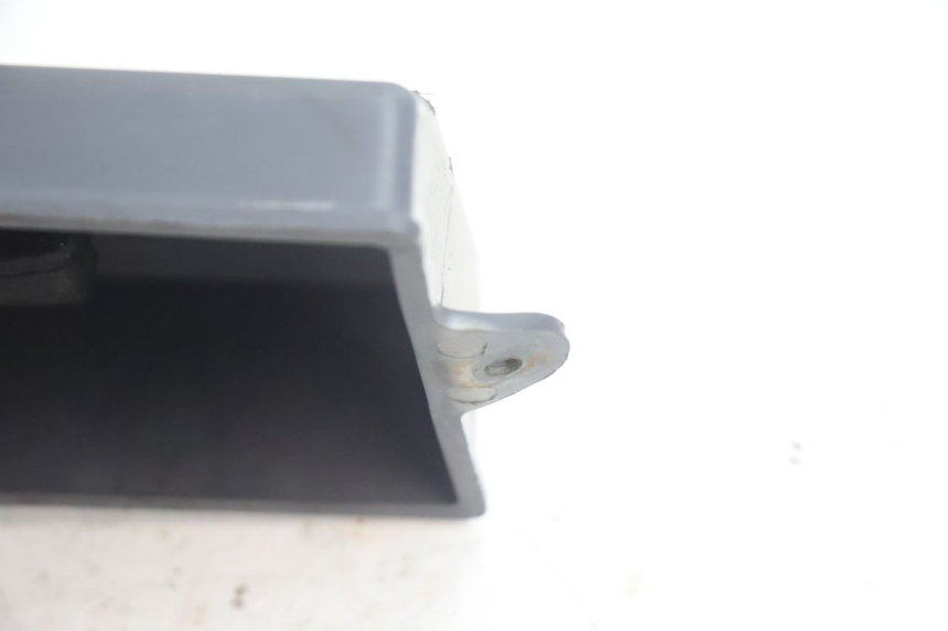 photo de TAPA BATERIA PIAGGIO LIBERTY 125 (1998 - 2008) - Primer plano técnico
