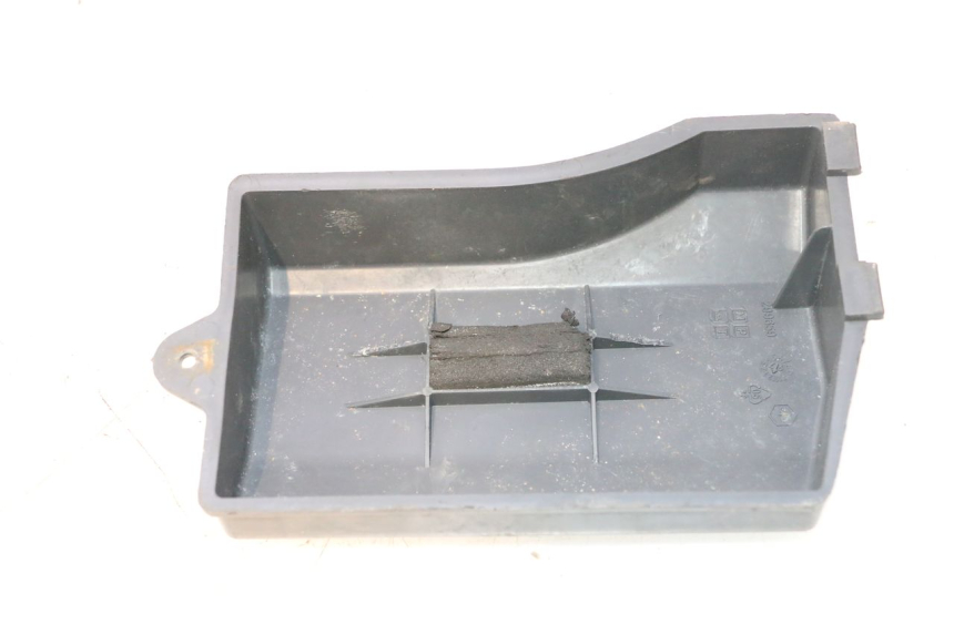 photo de TAPA BATERIA PIAGGIO LIBERTY 50 (1998 - 2003) - Detalle de la pieza