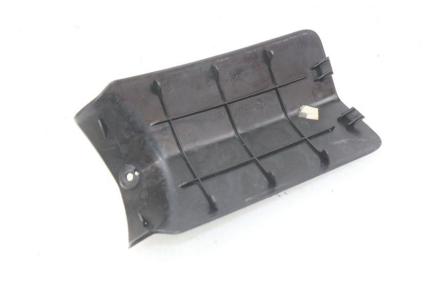 photo de TAPA BATERIA PEUGEOT LUDIX BLASTER 50 (2006 - 2014) - Detalle de la pieza