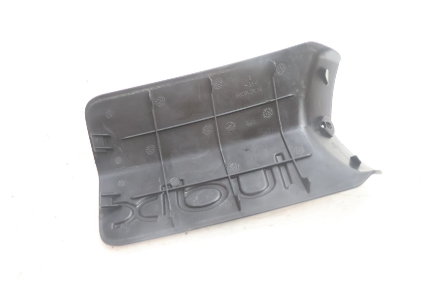 photo de TAPA DE LA BATERíA PEUGEOT LUDIX 50 (2005 - 2007) - Primer plano técnico