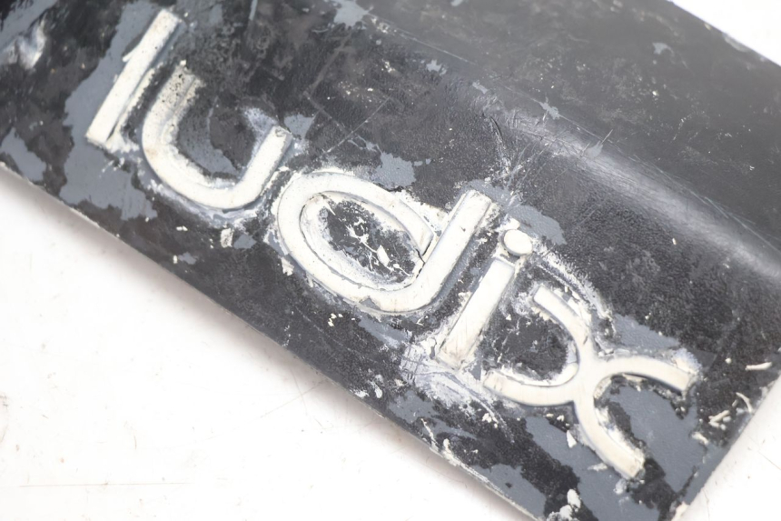 photo de TAPA BATERIA PEUGEOT LUDIX ONE 50 (2004 - 2006) - Detalle de la pieza