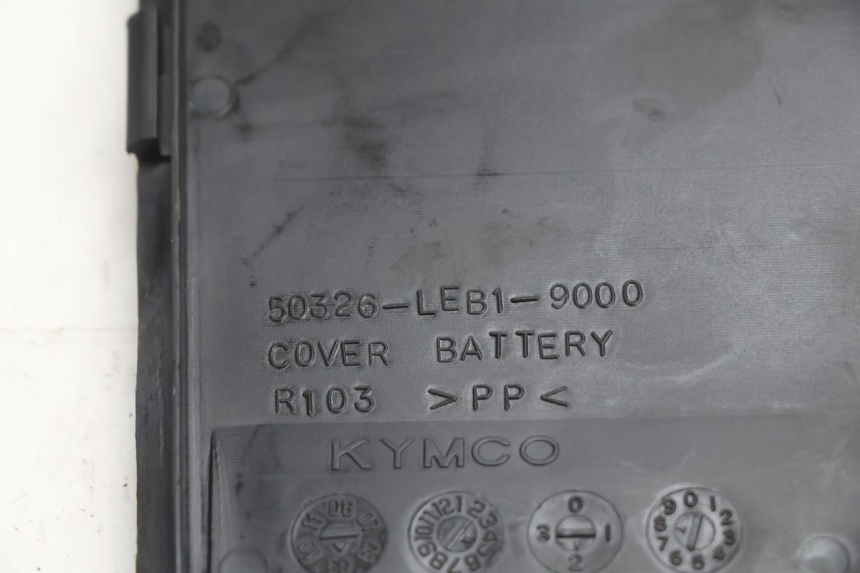 photo de TAPA BATERIA KYMCO MOVIE S 125 (2009 - 2018) - Recambio usado revisado