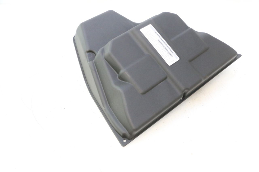 photo de TAPA BATERIA PIAGGIO MP3 HPE 530 (2022 - 2026) - Primer plano técnico