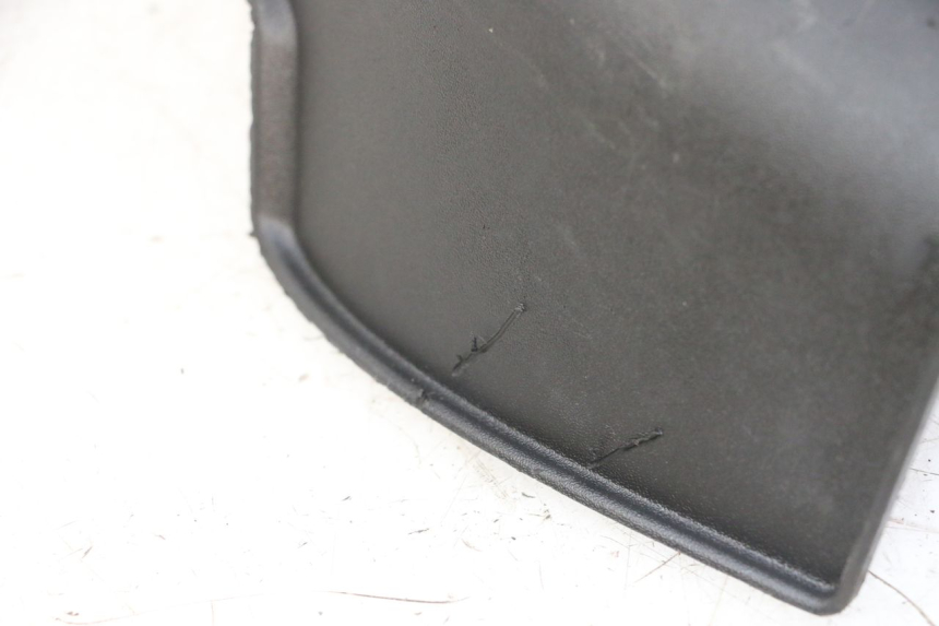 photo de TAPA DE BATERÍA PIAGGIO MP3 LT 400 (2007 - 2012) - Otra perspectiva