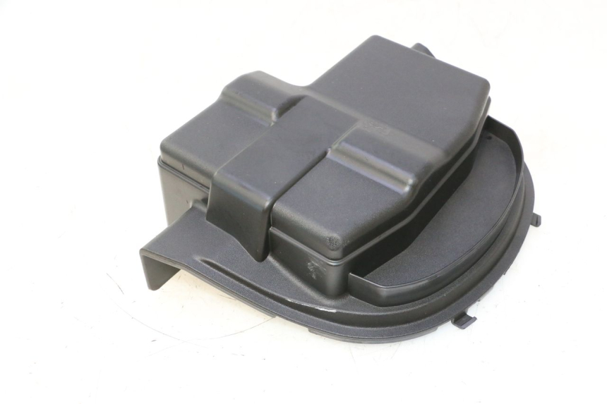 photo de TAPA BATERIA PIAGGIO MP3 500 (2016 - 2018) - Primer plano técnico