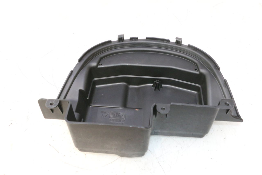 photo de TAPA BATERIA PIAGGIO MP3 500 (2016 - 2018) - Primer plano técnico