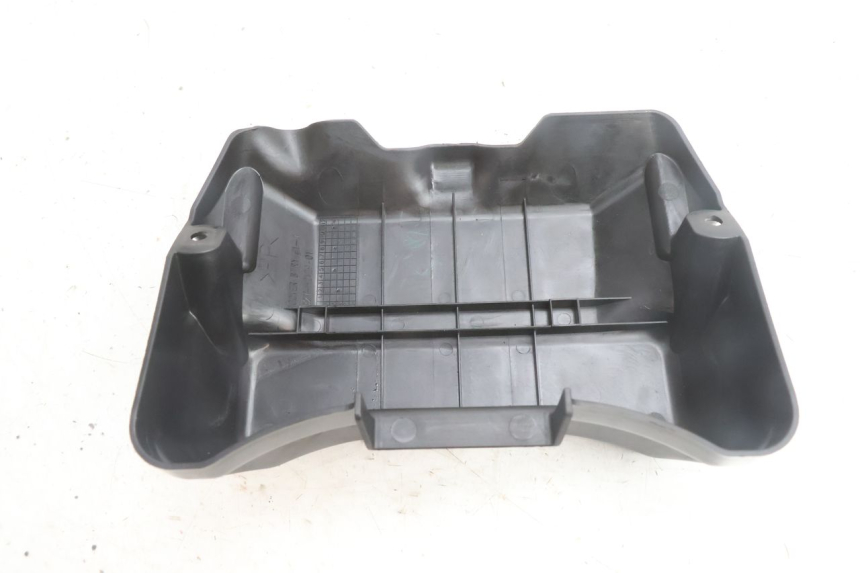 photo de TAPA BATERIA YAMAHA N-MAX NMAX 125 (2021 - 2024) - Otra perspectiva