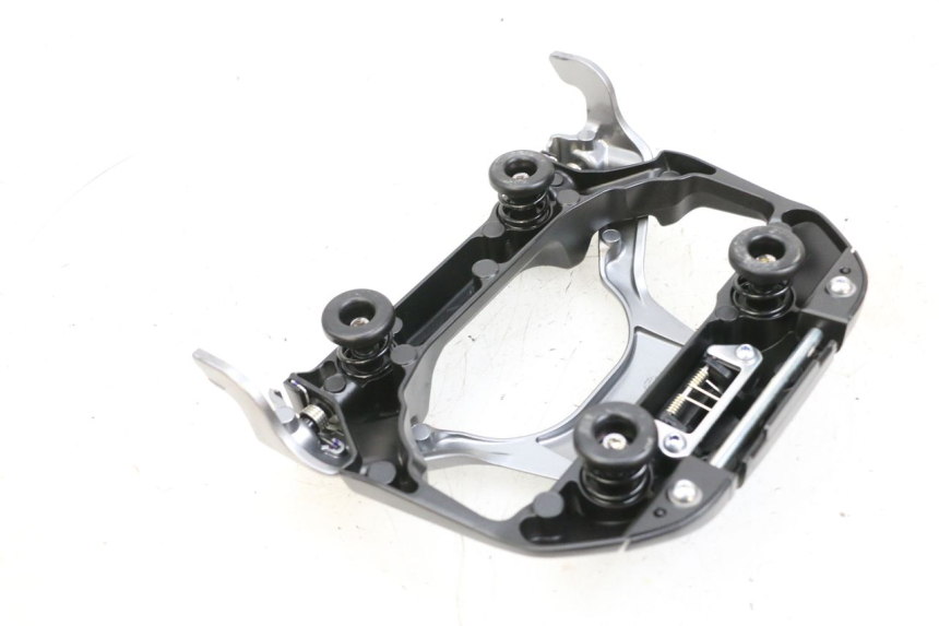 photo de TAPA BATERIA YAMAHA NEO'S CORE 1 (2022 - 2026) - Zoom estado de uso