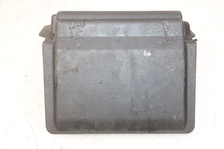 photo de TAPA DE BATERÍA PIAGGIO NEW TYPHOON 50 (2010 - 2017) - Primer plano técnico