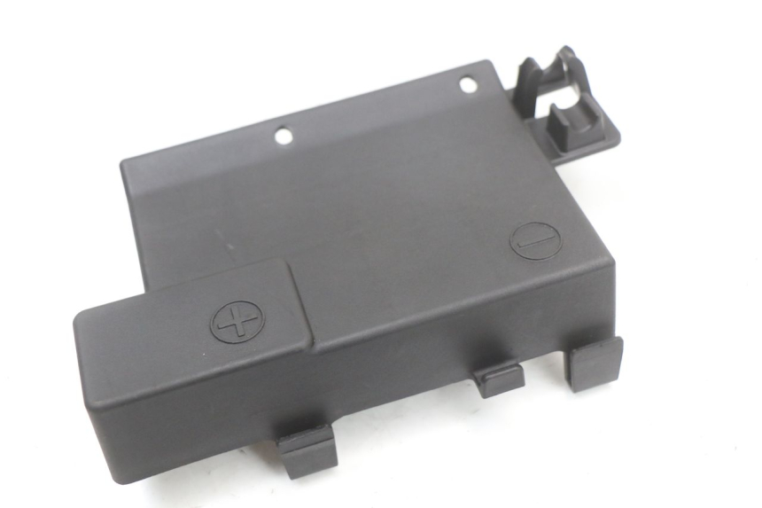 photo de TAPA BATERIA MOTO GUZZI NORGE 8V GT 1200 (2011 - 2016) - Detalle de la pieza