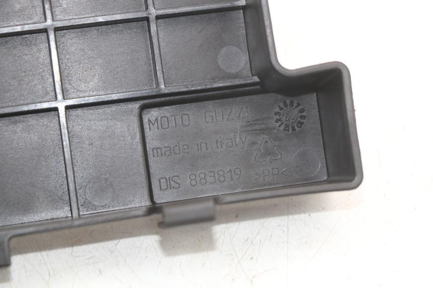 photo de TAPA BATERIA MOTO GUZZI NORGE 8V GT 1200 (2011 - 2016) - Otra perspectiva