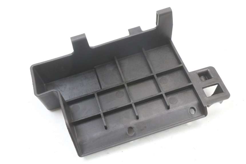 photo de TAPA BATERIA MOTO GUZZI NORGE 8V GT 1200 (2011 - 2016) - Primer plano técnico