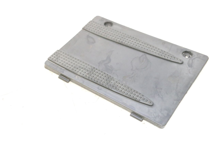 photo de TAPA BATERIA JM MOTORS OLDIES 4T 50 (2020 - 2026) - Zoom estado de uso