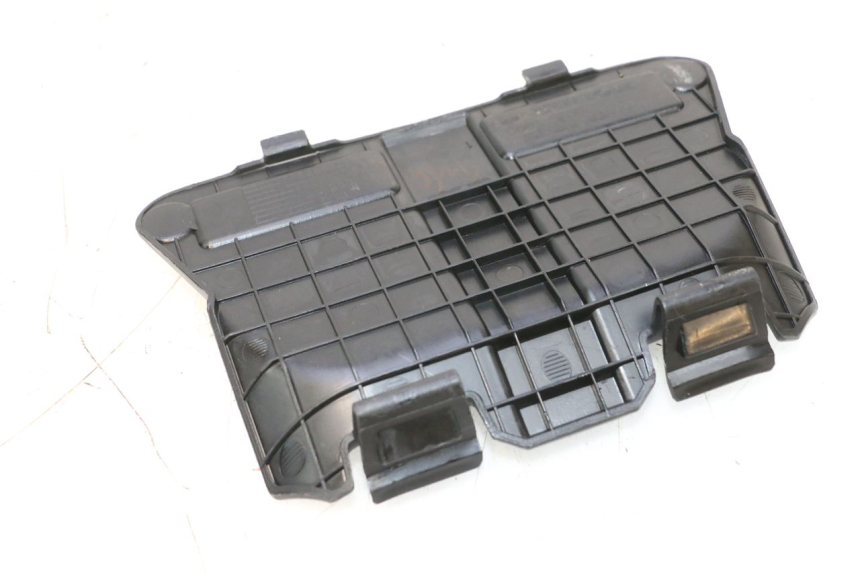 photo de TAPA BATERIA HONDA PCX (JF57/JF64) 125 (2014 - 2018) - Detalle de la pieza