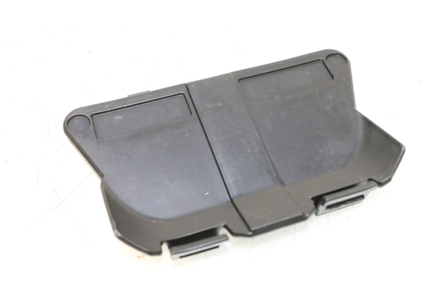 photo de TAPA BATERIA HONDA PCX (JF57/JF64) 125 (2014 - 2018) - Otra perspectiva