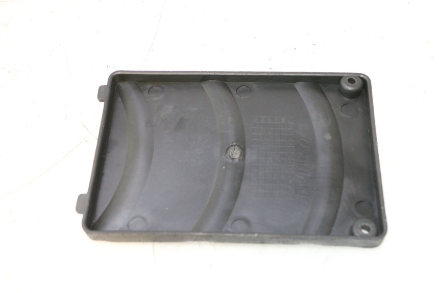 photo de TAPA BATERIA ORCAL RAPTOR 50 (2015 - 2021) - Detalle de la pieza