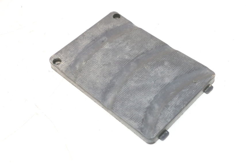 photo de TAPA BATERIA ORCAL RAPTOR 50 (2015 - 2021) - Zoom estado de uso