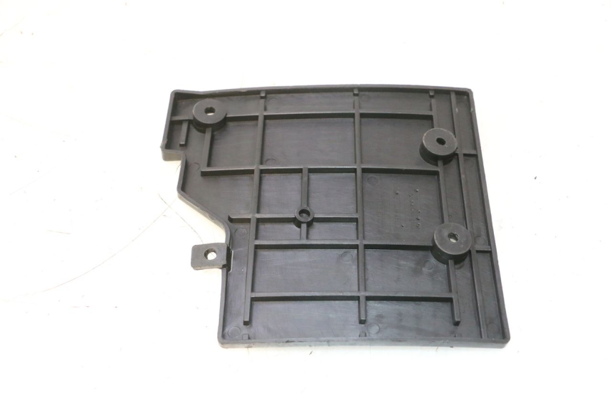 photo de TAPA BATERIA TNT MOTOR ROMA 10' 2T 50 (2011 - 2018) - Detalle de la pieza