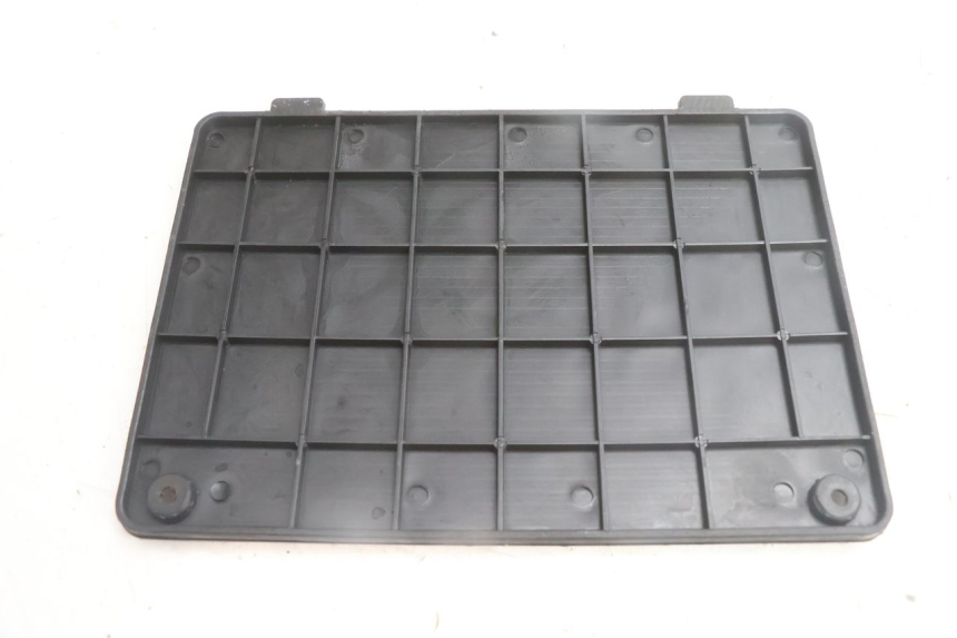photo de TAPA BATERIA JM MOTORS SANTANA EVO 50 (2024 - 2026) - Otra perspectiva