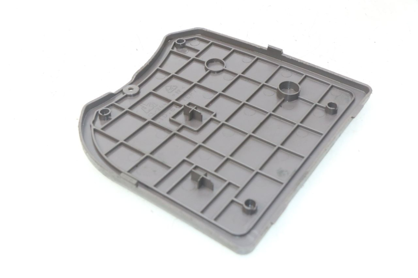 photo de TAPA DE BATERÍA JM MOTORS SC 4T 50 (2012 - 2017) - Detalle de la pieza