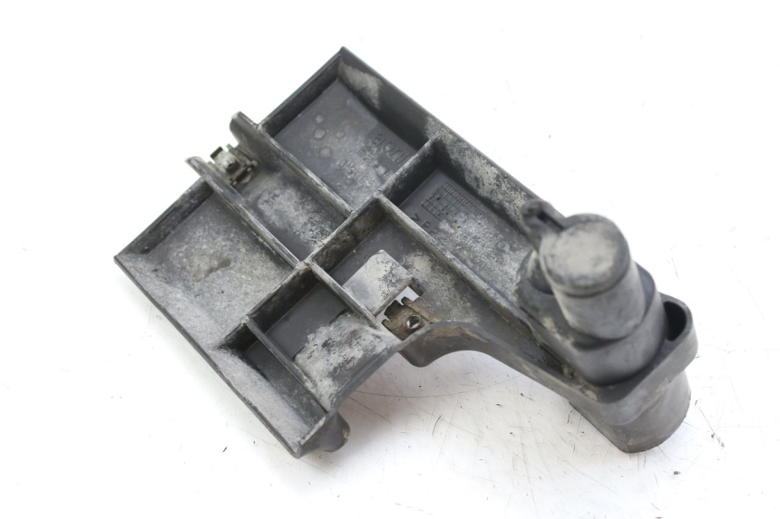 photo de TAPA DE BATERÍA APRILIA SCARABEO 100 (2003 - 2012) - Detalle de la pieza