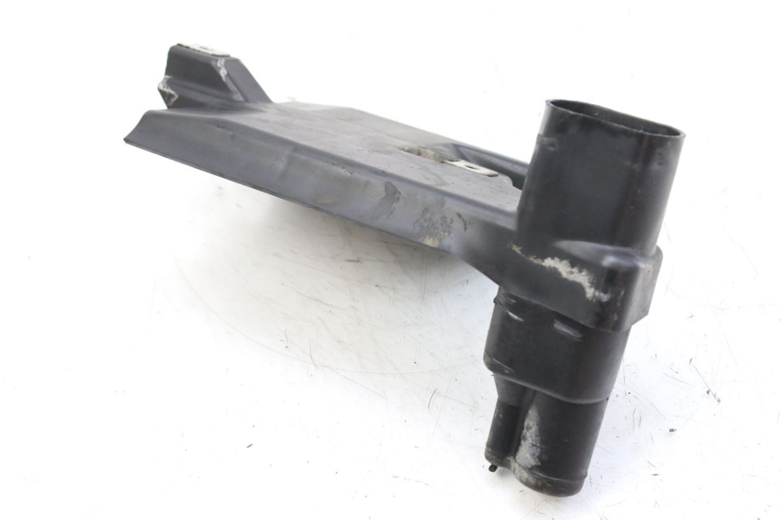 photo de TAPA DE BATERÍA APRILIA SCARABEO 100 (2003 - 2012) - Primer plano técnico