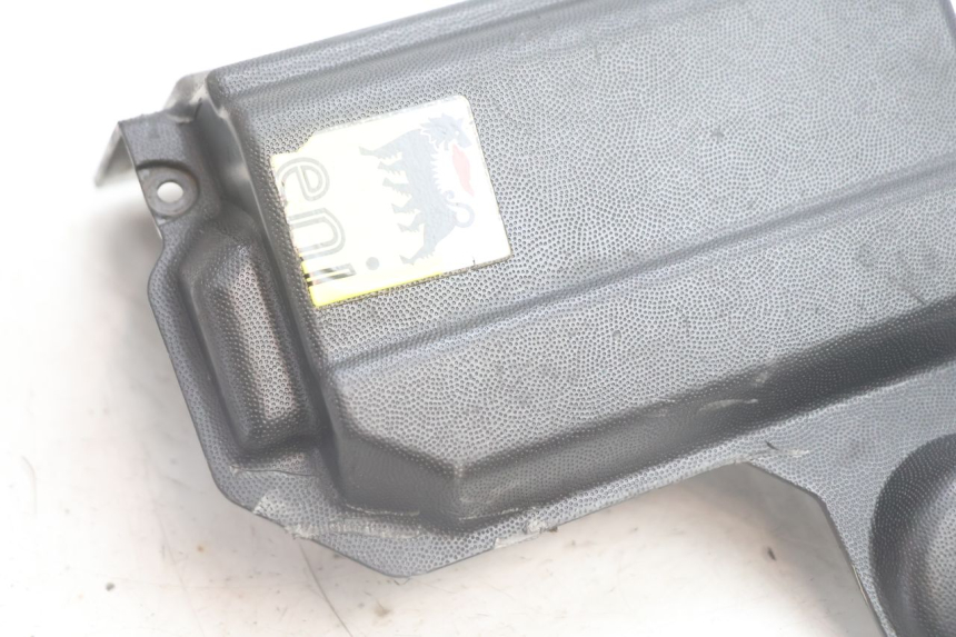 photo de TAPA DE BATERÍA APRILIA SR 2T 50 (2012 - 2017) - Detalle de la pieza