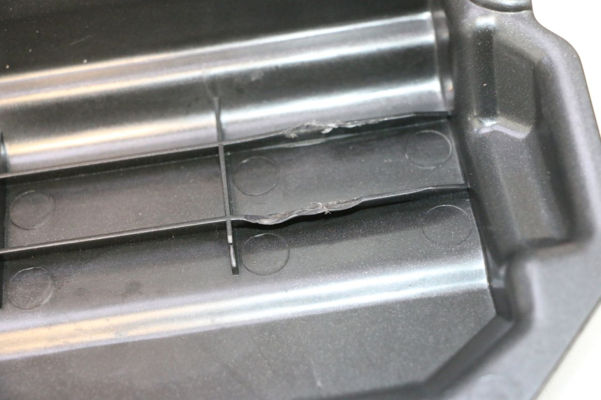 photo de TAPA BATERIA APRILIA SR MOTARD 50 (2012 - 2018) - Vista general del producto