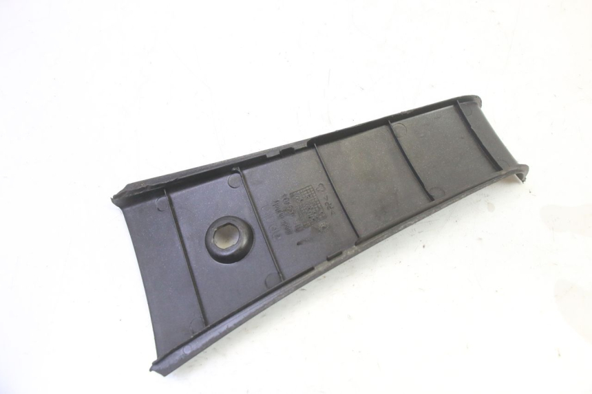 photo de TAPA BATERIA APRILIA SR R 2T LC 50 (2018 - 2021) - Zoom estado de uso
