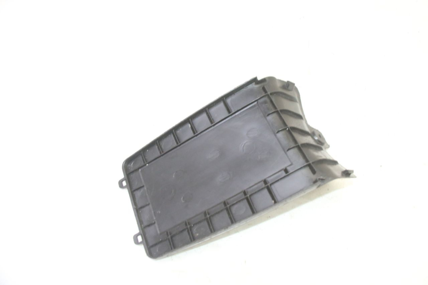 photo de TAPA BATERIA PEUGEOT STREETZONE I 2T 50 (2018 - 2020) - Otra perspectiva