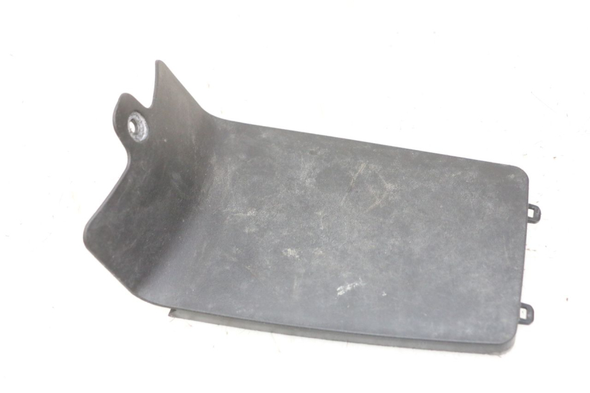 photo de TAPA BATERIA PEUGEOT STREETZONE I NAKED 2T 50 (2018 - 2020) - Zoom estado de uso