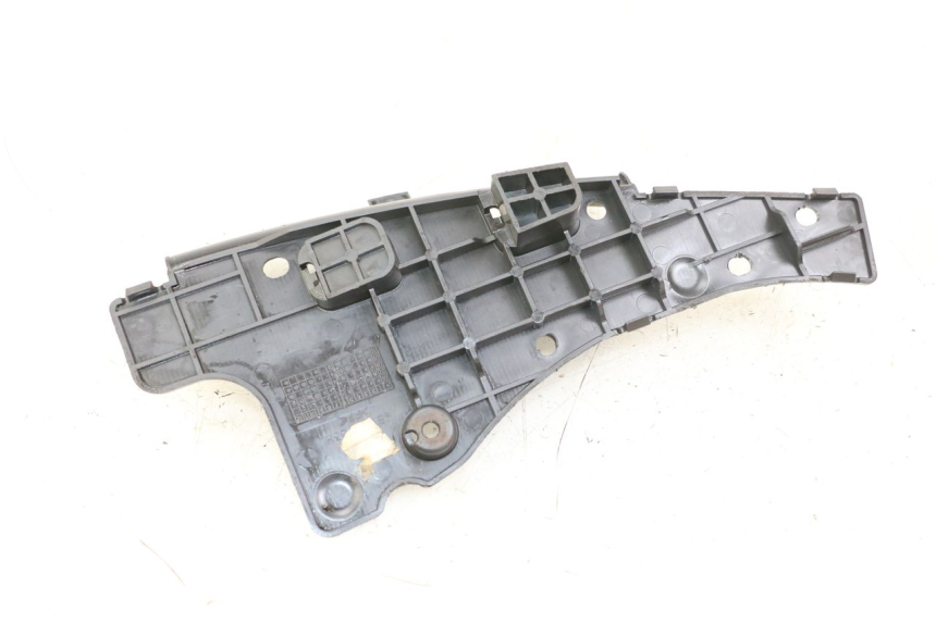 photo de TAPA DE BATERÍA SUZUKI BURGMAN 125 (2007 - 2014) - Detalle de la pieza