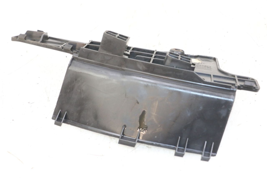 photo de TAPA DE BATERÍA SUZUKI BURGMAN 125 (2007 - 2014) - Zoom estado de uso